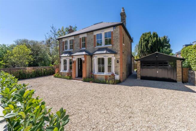 5 bed property, in High Street, £2,150,000