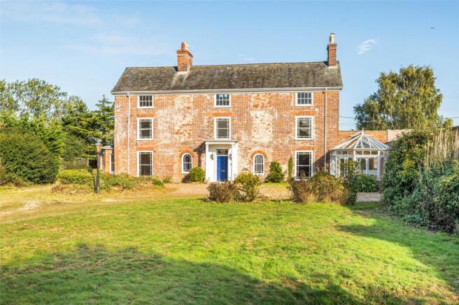 8 bed property, in Hobland Road, £900,000