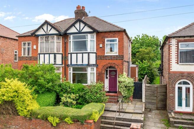 3 bed property, in Cheadle Old Road, £300,000