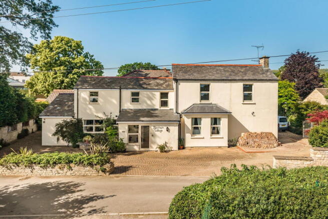 5 bed property, in Blacksmith Lane, £950,000