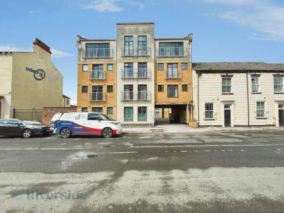 2 bed property, in City Central, £85,000