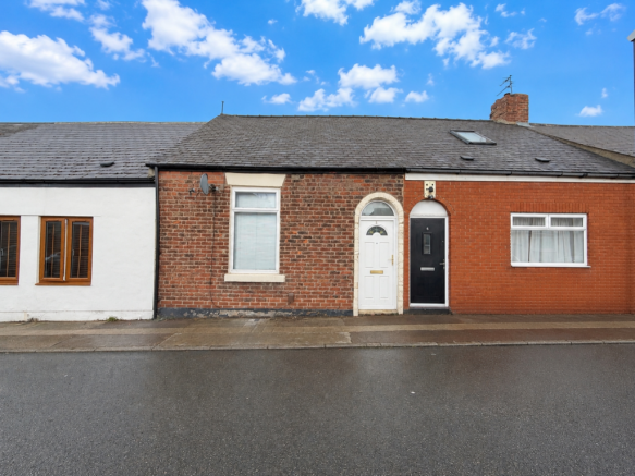2 bed property, in Ailesbury Street, £60,000