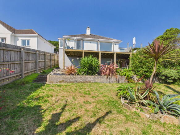 3 bed property, in Lower Gurnick Road, £500,000