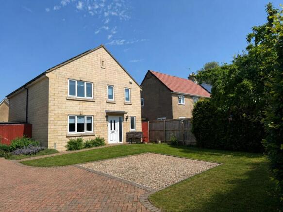 4 bed property, in Bradford Road, £600,000