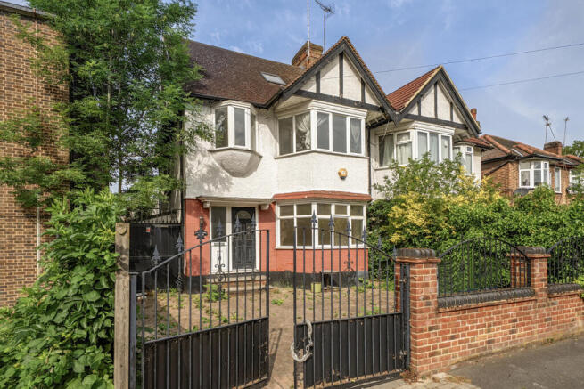 4 bed property, in Sydney Road, £925,000