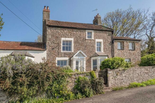 5 bed property, in Boards Lane, £975,000