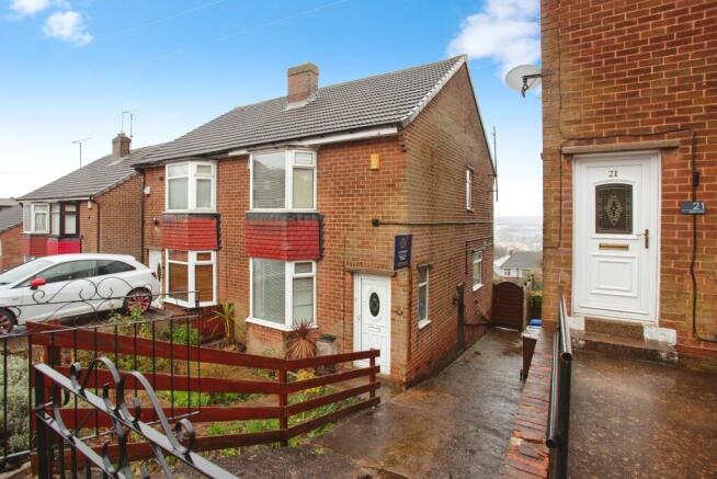 2 bed property, in Jenkin Drive, £135,000