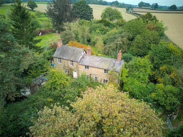 5 bed property, in Mortimers Cross, £800,000