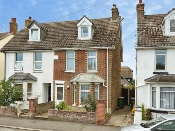 3 bed property, in St. Leonards Road, £375,000
