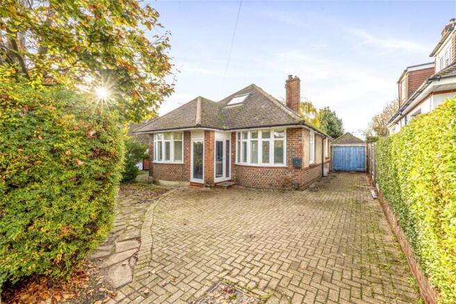 4 bed property, in Lynchmere Avenue, £450,000