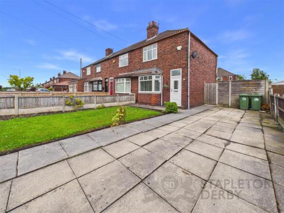 2 bed property, in Vista Road, £199,950