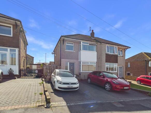3 bed property, in Weston Vale Road, £225,000