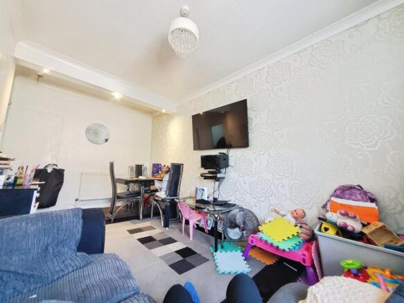 2 bed property, in Alexandra Street, £265,000