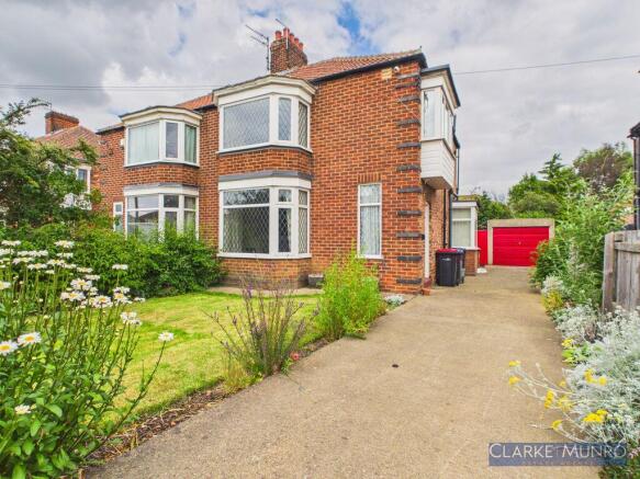 3 bed property, in Green Lane, £245,000