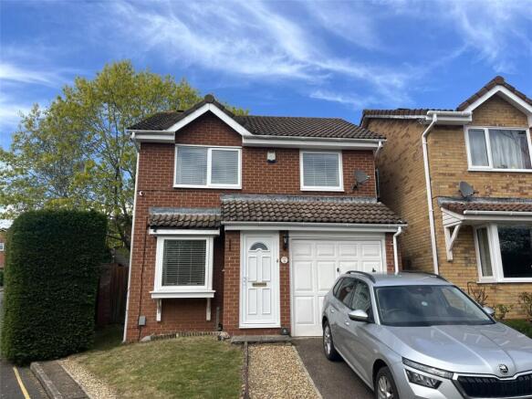 3 bed property, in Cavalier Close, £325,000