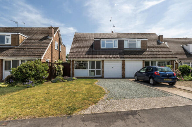 3 bed property, in Plantagenet Drive, £210,000