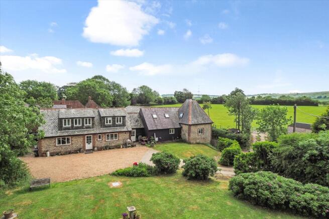 4 bed property, in Lower House Farm, £1,150,000