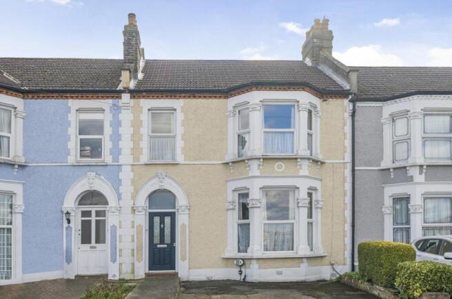 4 bed property, in Hazelbank Road, £650,000