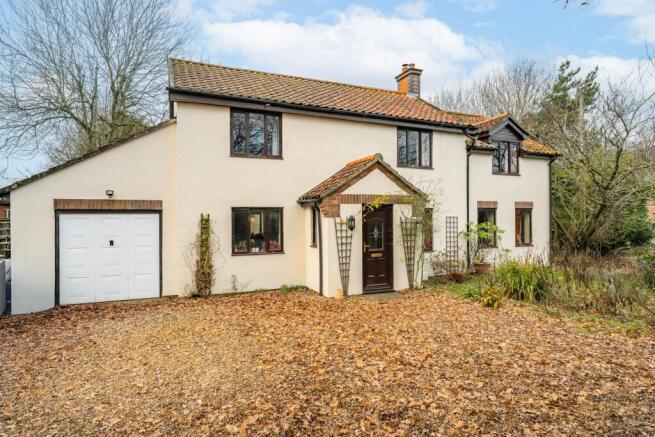 4 bed property, in Norwich Road, £450,000