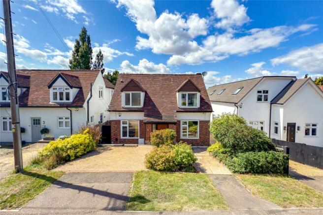 4 bed property, in Mount Drive, £750,000