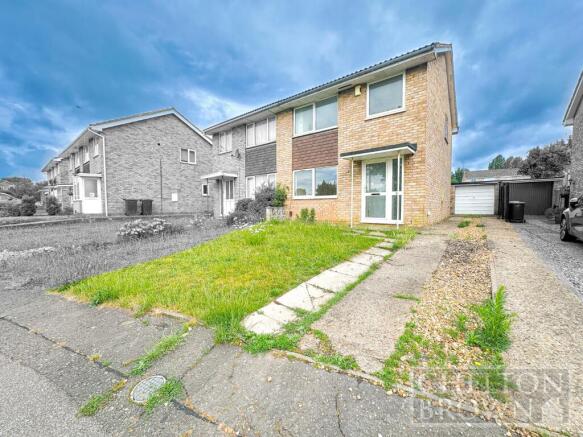 3 bed property, in Stone Hill Court, £240,000