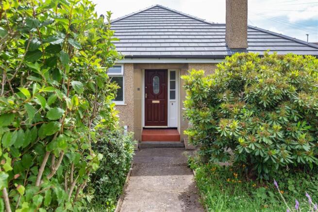 2 bed property, in Walker Grove, £250,000