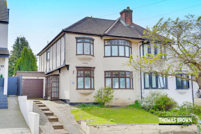 4 bed property, in Felstead Road, £675,000