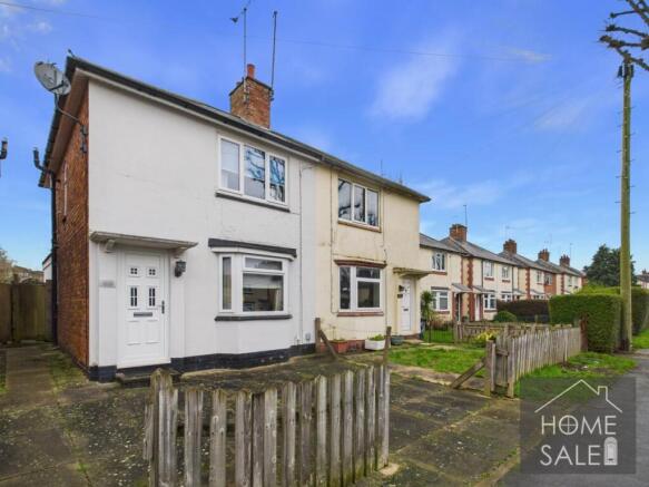 2 bed property, in The Headlands, £225,000