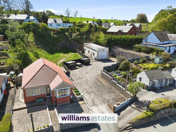 3 bed property, in Carmel Road, £400,000