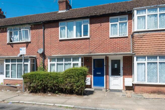 5 bed property, in St Martins Road, £285,000