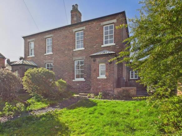 3 bed property, in The Settlement, £295,000
