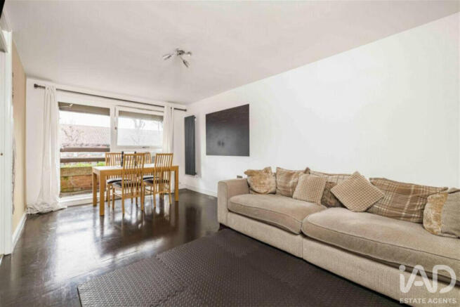1 bed property, in Mary Datchelor Close, £315,000