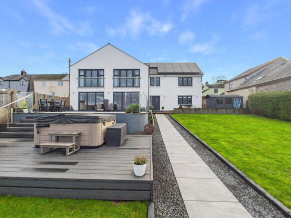 3 bed property, in Yorkley Wood, £675,000