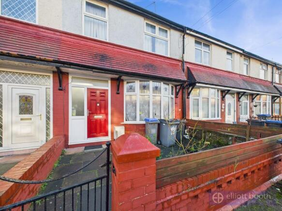 3 bed property, in 55 The Crescent, £125,000
