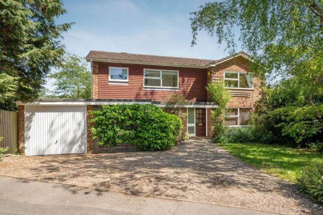 4 bed property, in Rhododendron Walk, £750,000