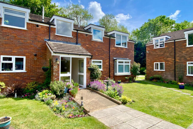 2 bed property, in Old Mill House, £230,000