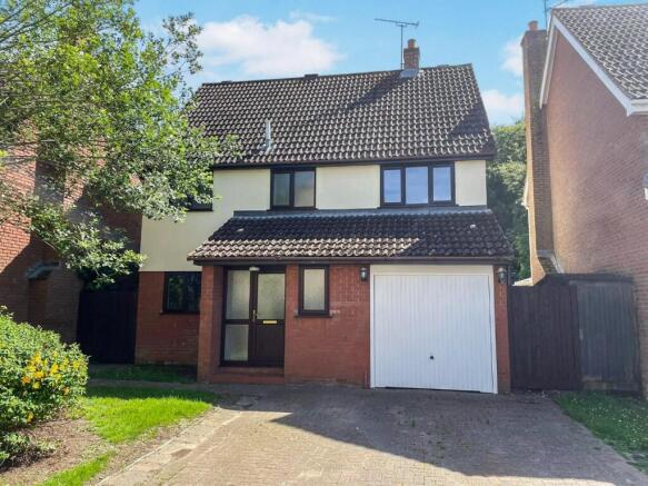 4 bed property, in Impson Way, £300,000
