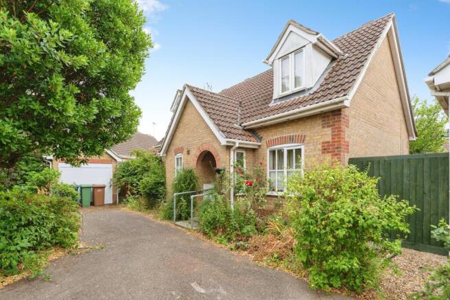 3 bed property, in Robingoodfellows Lane, £265,000