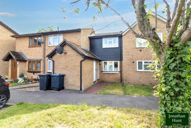 2 bed property, in Downhall Ley, £310,000