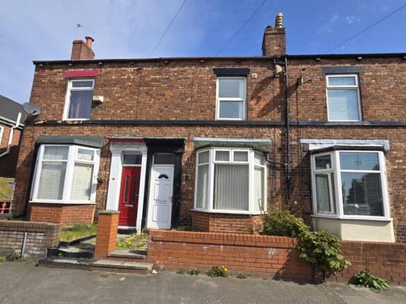 6 bed property, in 116 Woodhouse Lane, £90,000