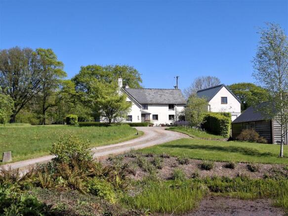 4 bed property, in Upper House Farm Walterstone, £985,000