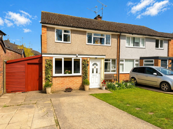3 bed property, in Blounts Court Road, £475,000