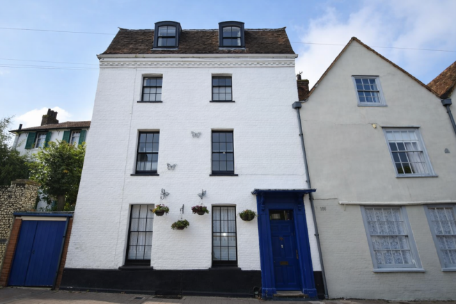 8 bed property, in St. Margarets Street, £800,000