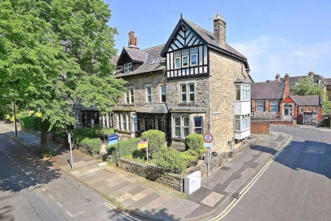1 bed property, in Dragon Parade, £130,000