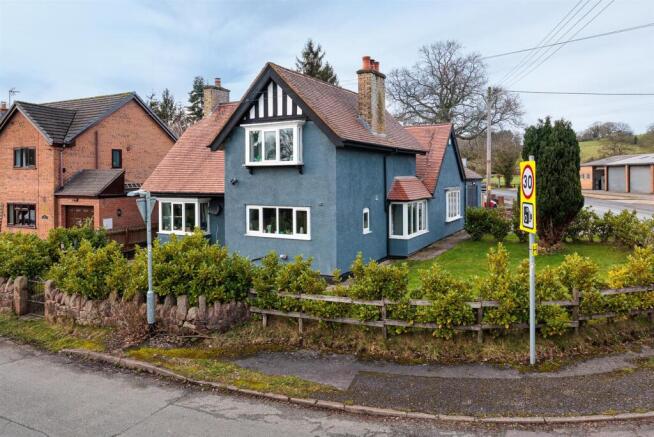 3 bed property, in Rushton Spencer, £375,000
