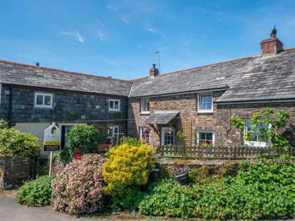 4 bed property, in Woolley, £399,950