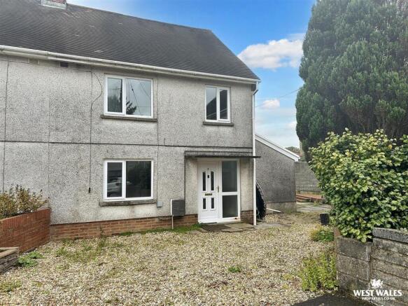 3 bed property, in Brynymor, £120,000