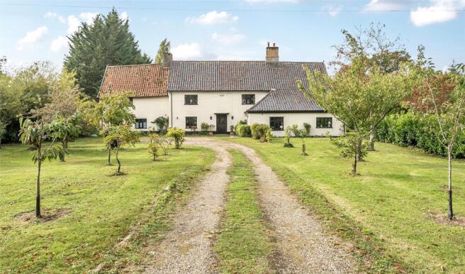 8 bed property, in Hall Lane, £895,000