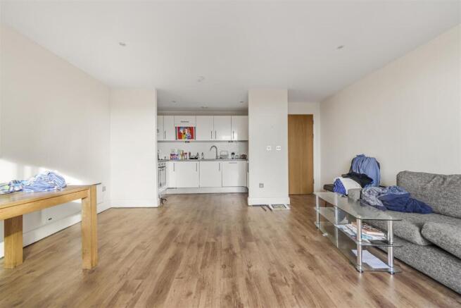 1 bed property, in West Bute Street, £140,000