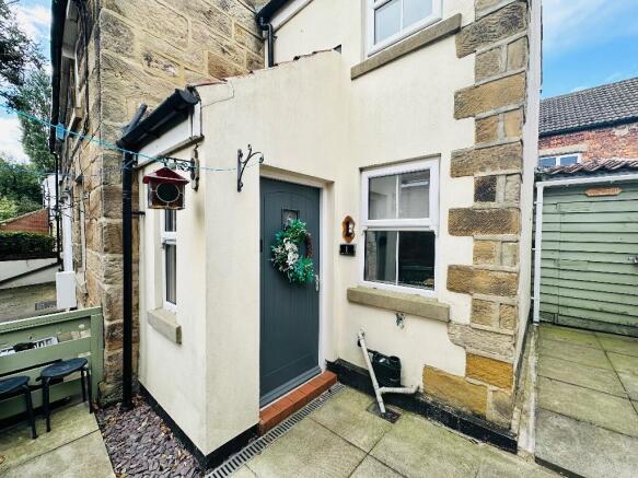2 bed property, in Prospect Place, £182,000